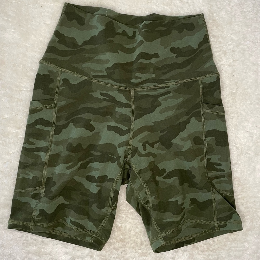 Colorfulkoala 6” Green Camo Biker Shorts
